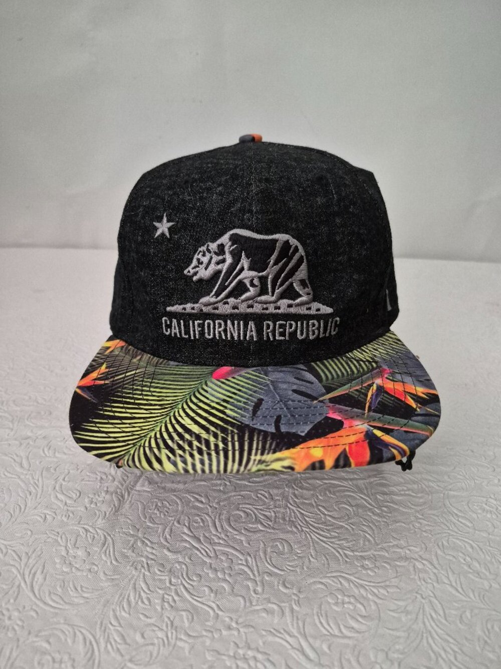 California Republic Gray Hawaiian Print Adjustable Snapback Cap Hat 47Brand